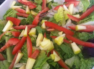 Una foto de Ensalada fresca y vinagreta