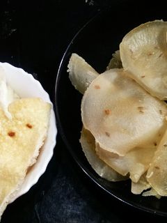 वाफेवरचे तांदळाचे पापड (tandache papad recipe in marathi) रेसिपी चे मुख्य फोटो