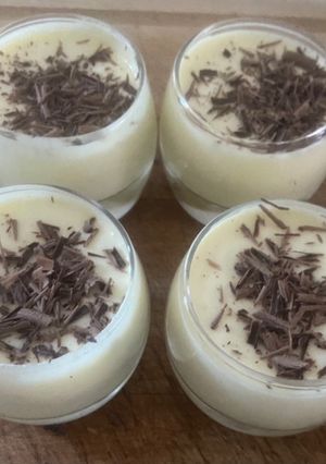 Une photo de Mousse aux chocolat blanc et copeau de chocolat