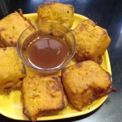 A picture of Bread pakora.