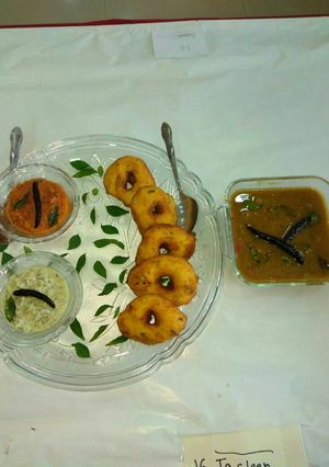 A picture of Sambar Vada.