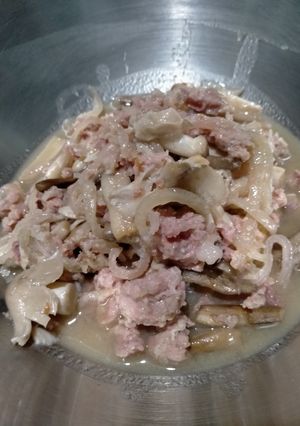 รูปของ ผัดแหนมหมูใส่เห็ดปลวก