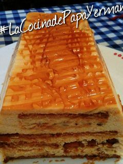 Una foto de Tarta de galletas, queso y caramelo