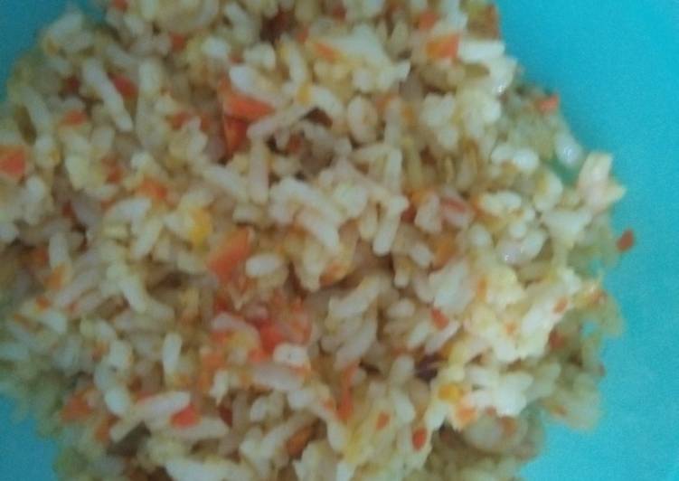 Nasi goreng udang wortel