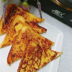 French toast A picture of French toast.