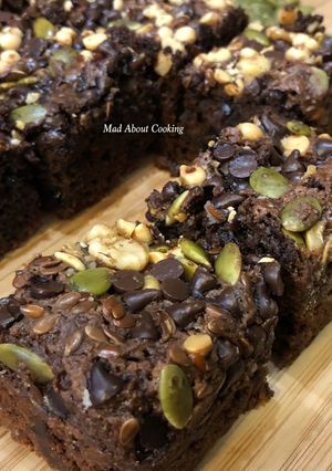 A picture of Nuts Chocolate Brownie.