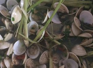 Hình của món Nghêu Hấp Sả Ớt.