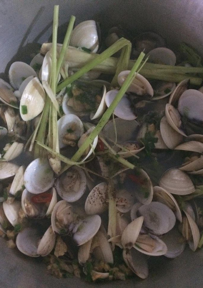Hình của món Nghêu Hấp Sả Ớt.