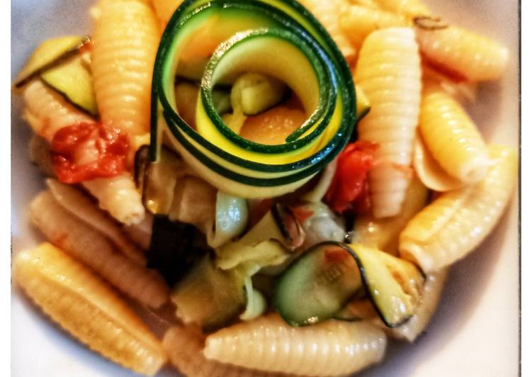 Comment Préparer Les Pâtes aux courgettes et tomates confites