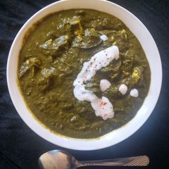 A picture of Palak paneer.