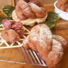 A picture of Donat Taro Ubi Kuning.
