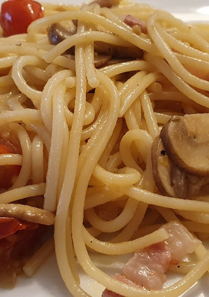 Una foto de Spaghetti con Panceta y Portobello