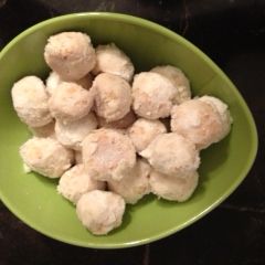 A picture of Snowball Almond Cookies.