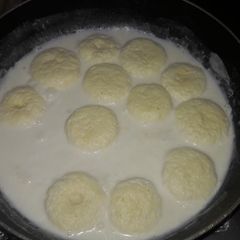 A picture of Ras Malai.
