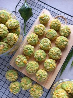 Foto resep Cookies Cornflakes biscuit pandan (satu adonan kue kering menjadi banyak variasi)