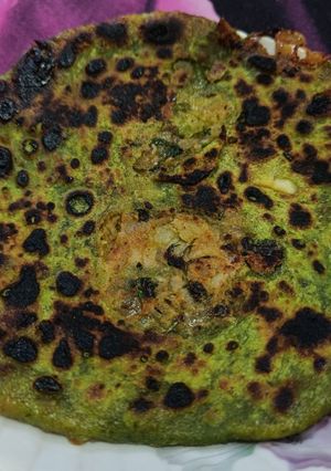 A picture of Bathua Aloo Ka Paratha.