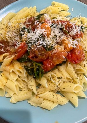 Una foto de Pasta con salsa de tomates frescos