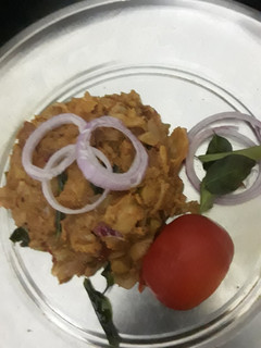 பட்டர் ஆனியன் கோதுமை சைவ கொத்து (butter onion kothumai seiva kothu recipe in Tamil) செய்முறை முக்கிய புகைப்படம்