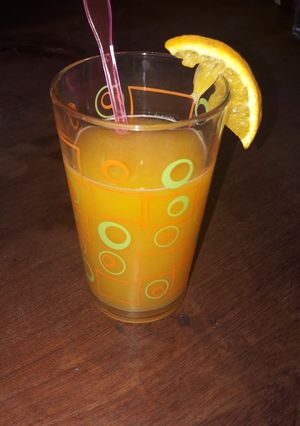 Una foto de Exprimido de naranja🍊🍹