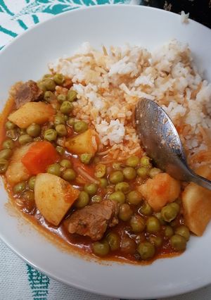 صورة لوصفة يخنة بازيلاء ورز