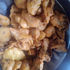 A picture of Pakodas.