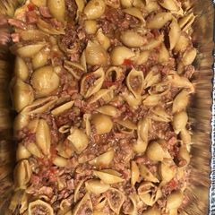 A picture of Pasta shell and minced meat.