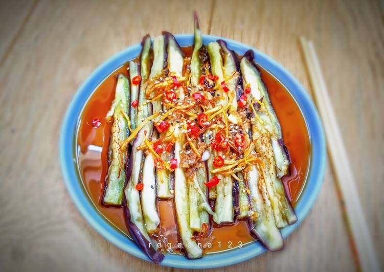 Steamed eggplant with crispy ginger