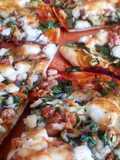 Pizza de verduras con queso de Cabra, nueces y miel (base en mambo)