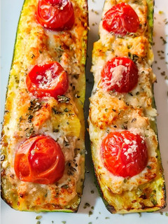 Una foto de Canoas de calabacín rellenas de pollo en airfryer