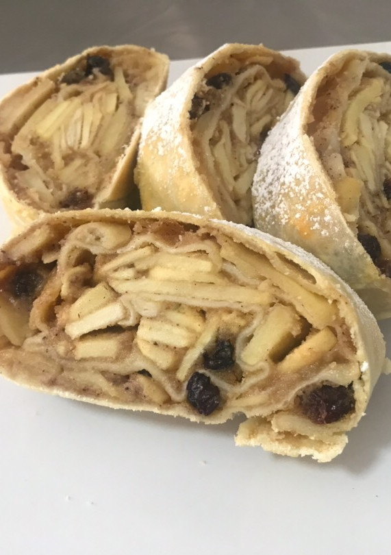 Una foto de Strudel de manzana