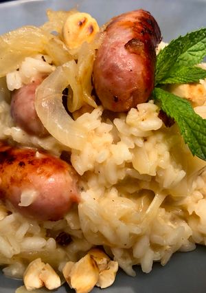 Una foto de Risotto con salchichas y avellanas