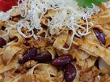 Chili con carne szószos, babos tészta