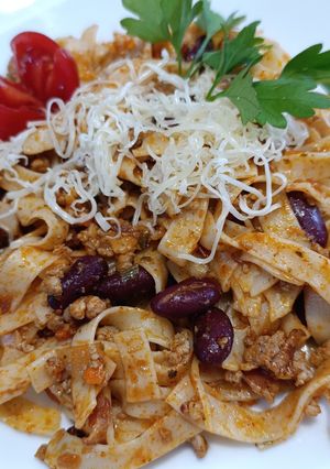 Chili con carne szószos, babos tészta recept fotója