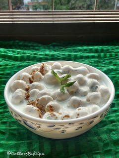 A picture of Makhana raita.