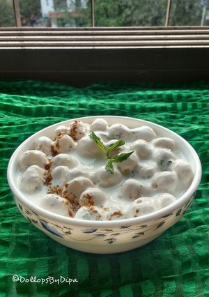 A picture of Makhana raita.