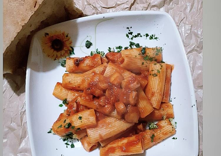 Rigatoni con sugo di polipo