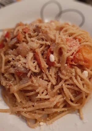 Una foto de Spaghettis Salteados
