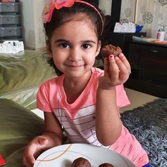 A picture of Wheatflour choco balls.