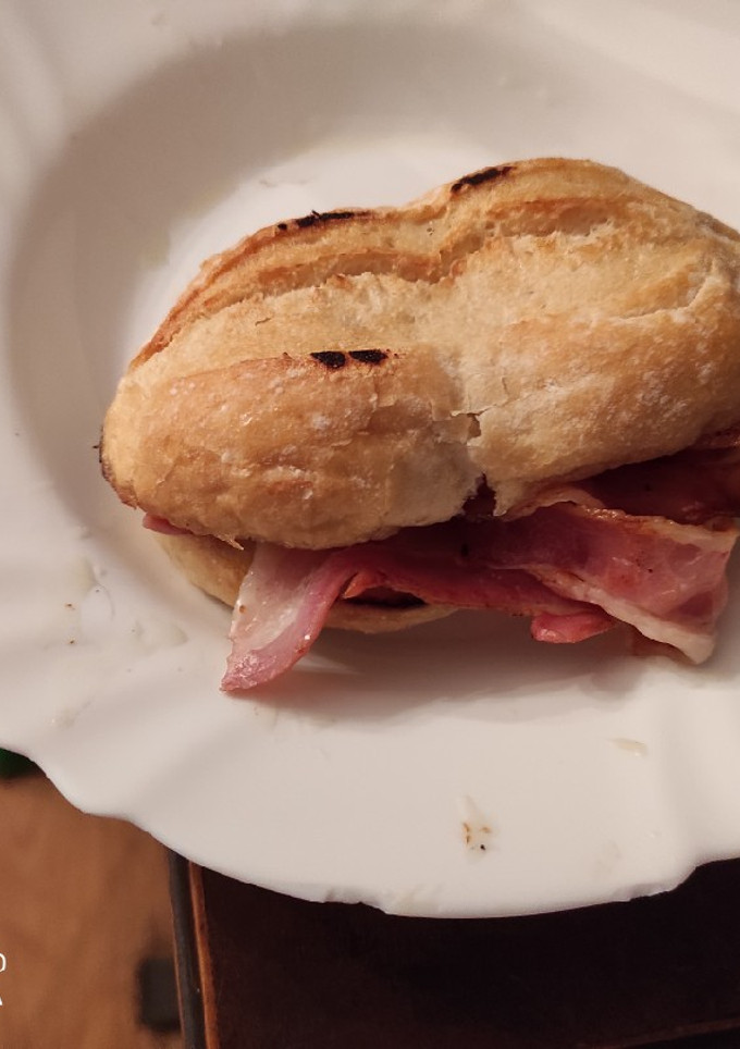 Una foto de Mini-bocata de beicon