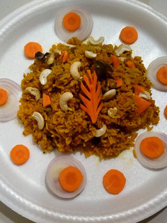 વઘારેલી ખીચડી (Vaghareli Khichdi Recipe In Gujarati) રેસીપી મુખ્ય ફોટો