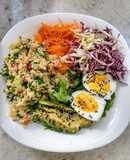 Buddha bowl con tabule, palta y huevo 🥗