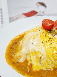 忌廉咖喱旋轉蛋包飯 的食譜成品照片
