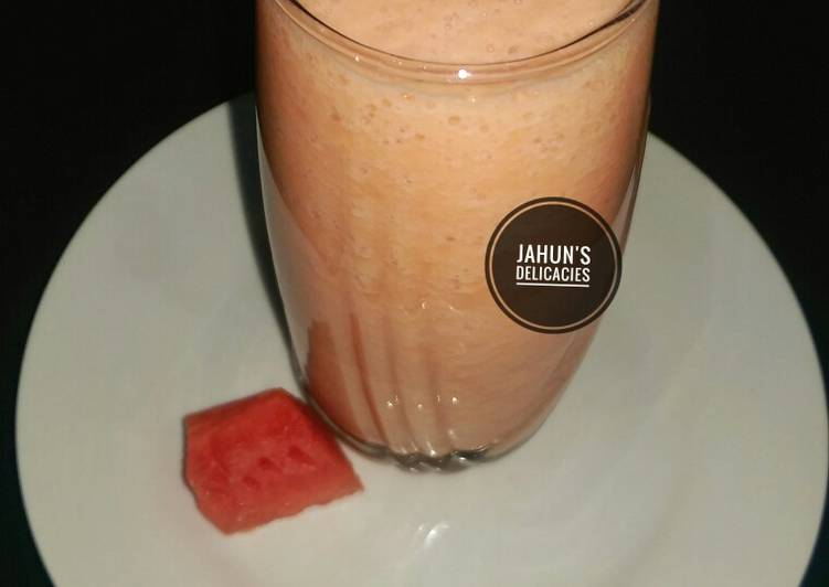 Steps to Make Award-winning Watermelon milk shake