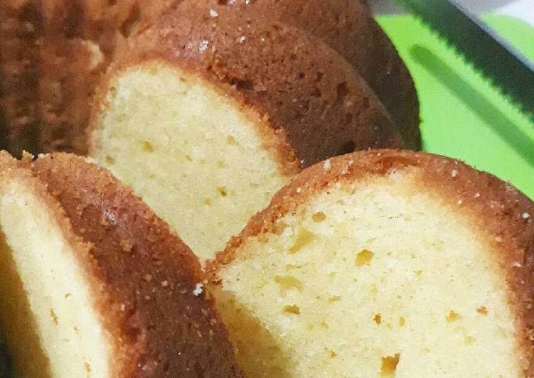 Cream cheese pound cake