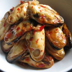 A picture of Sweet Chilli Marinated Mussels.