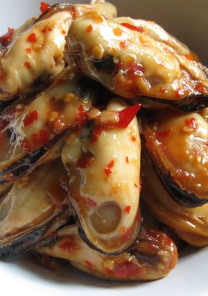 A picture of Sweet Chilli Marinated Mussels.