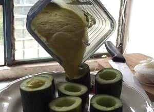 Una foto de Chupitos de guacamole y tequila