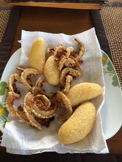 Una foto de Carimañola y Chicharrón "FRITURAS"