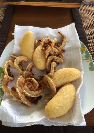 Una foto de Carimañola y Chicharrón "FRITURAS"