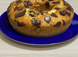 Foto di Ciambellone con uova di Pasqua